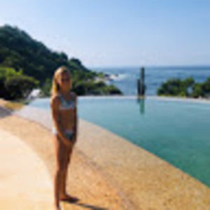 Meet your Posher, Hayley